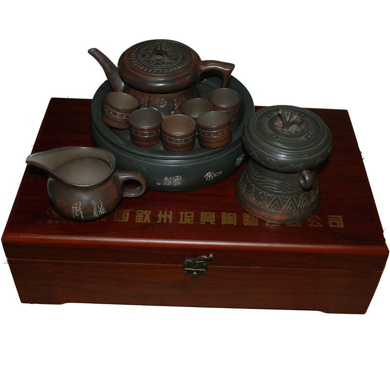 点击查看商品:大壮魂茶具10件套木盒装